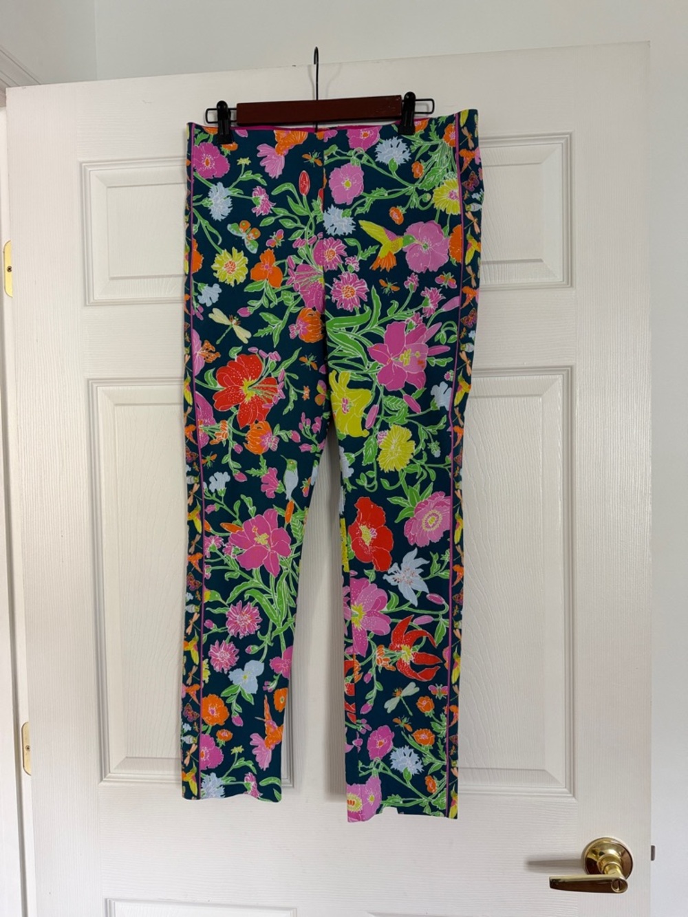 Gretchen Scott Navy floral
Straight leg pull on pant